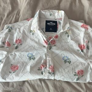 Hollister White Floral Button-Down Shirt with Pink & Blue Blooms